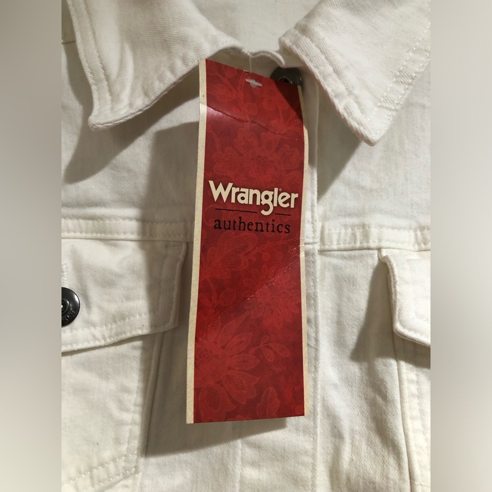 Wrangler Authentics Women’s Stretch Denim Off-White Jacket - Picture 7 of 13